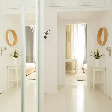Shortstaypoland Twarda Apartmán